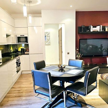 Modern 2 Bedroom Apartment In The City Centre Rīga Exterior foto