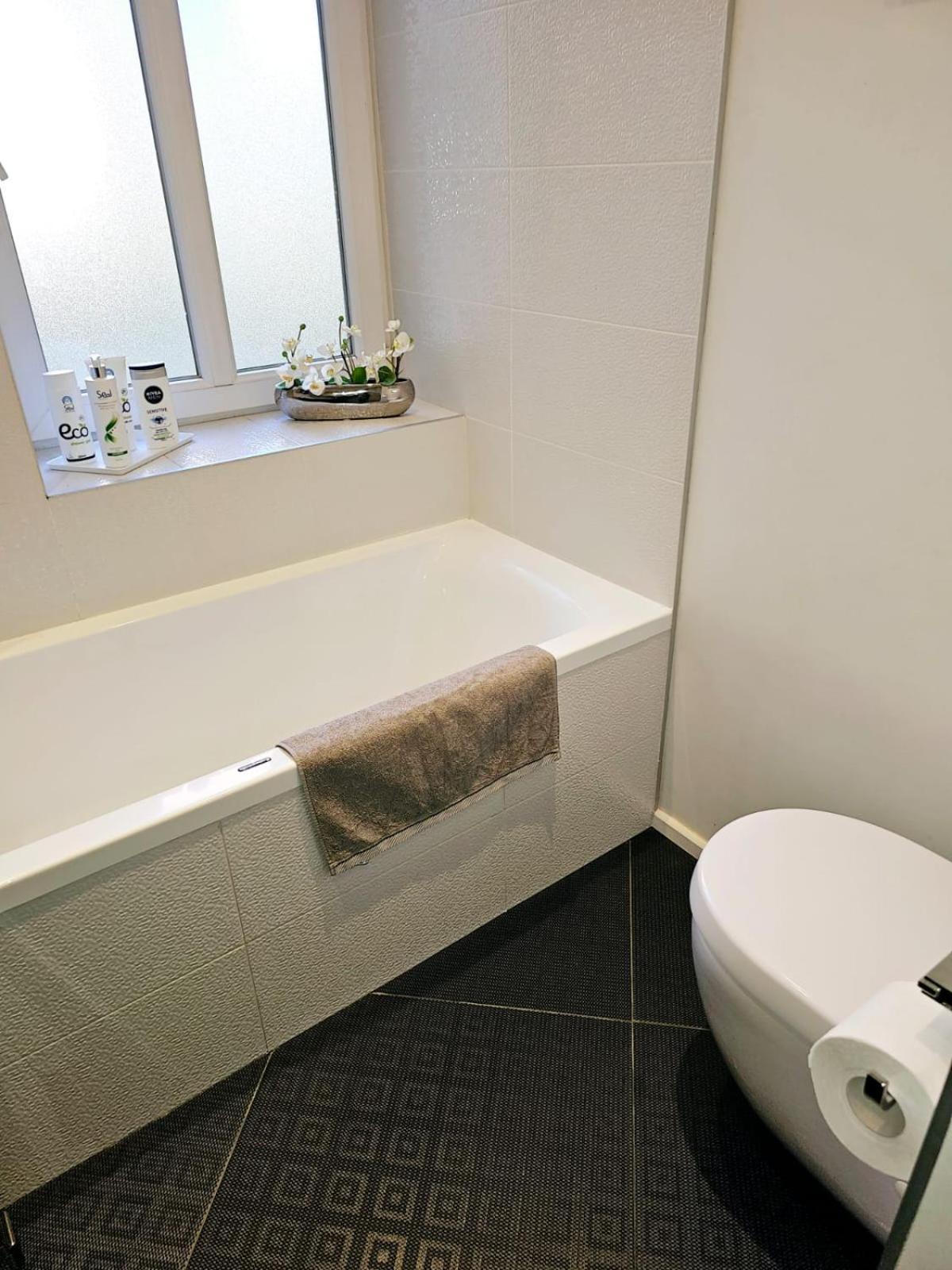Modern 2 Bedroom Apartment In The City Centre Rīga Exterior foto